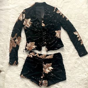 2 piece short set. Never worn